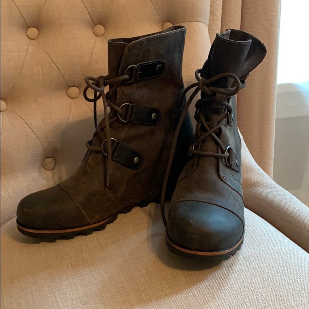 Sorel winter wedge boots